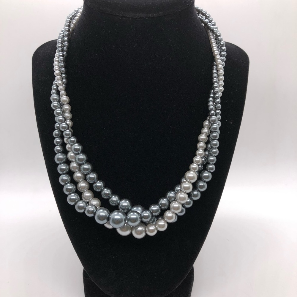 Triple strand 17” faux pearl necklace grey silver 3” extender - Picture 2 of 7